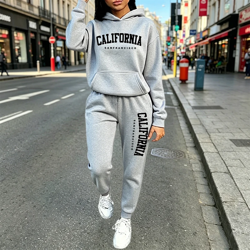 Women Fashion Outfits - Miejski styl casual: bluza z kapturem