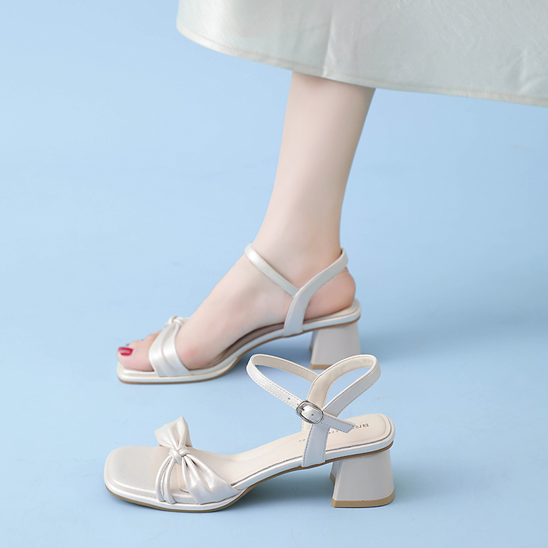 Modne damskie buty na obcasie  – Sale Fashion Women recenzja i cena